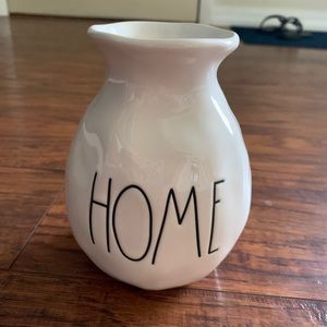 RAE DUNN HOME VASE 🌿